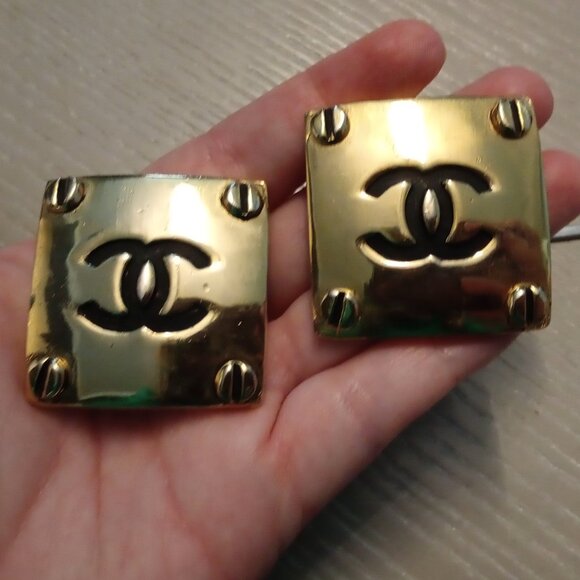 Chanel JUMBO Vintage CC Clip On Earrings - Picture 13 of 15
